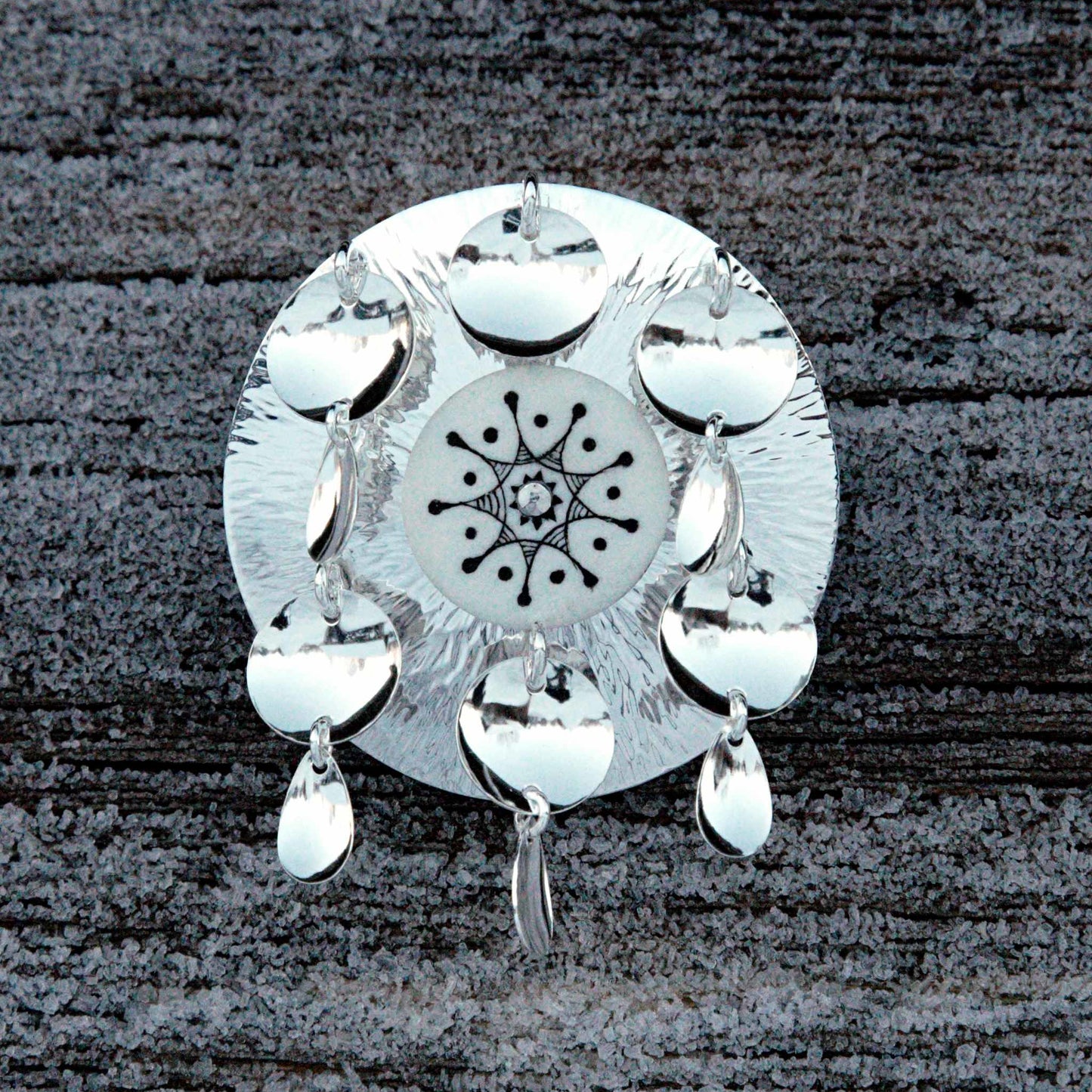 Brooch 4,5 cm, radial hammering, antler center
